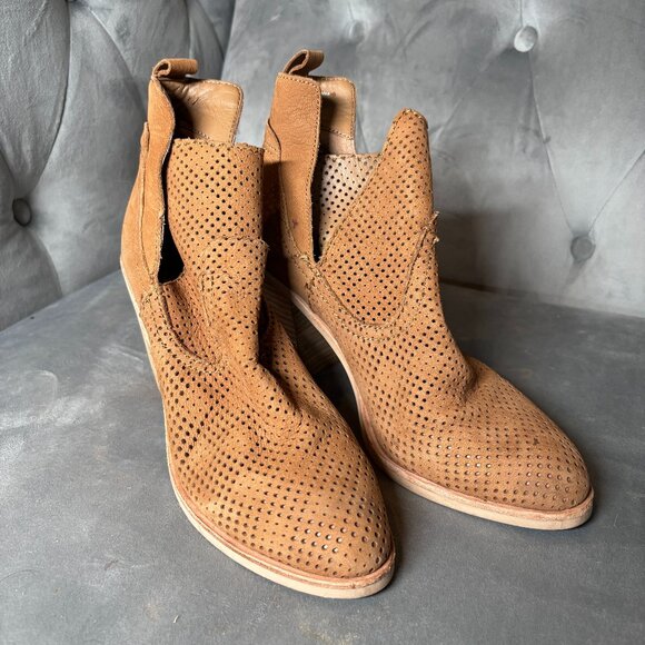 Dolce Vita Perforated Leather Ankle Booties – Tan – Women’s 8.5‎ - Picture 2 of 9